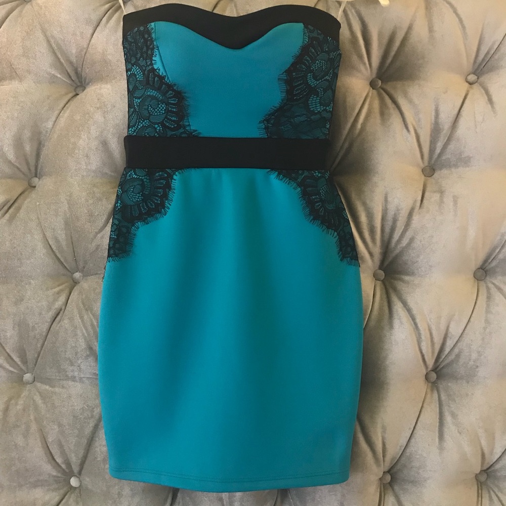 Lulu’s Teal and Black Lace Dress 👗💗